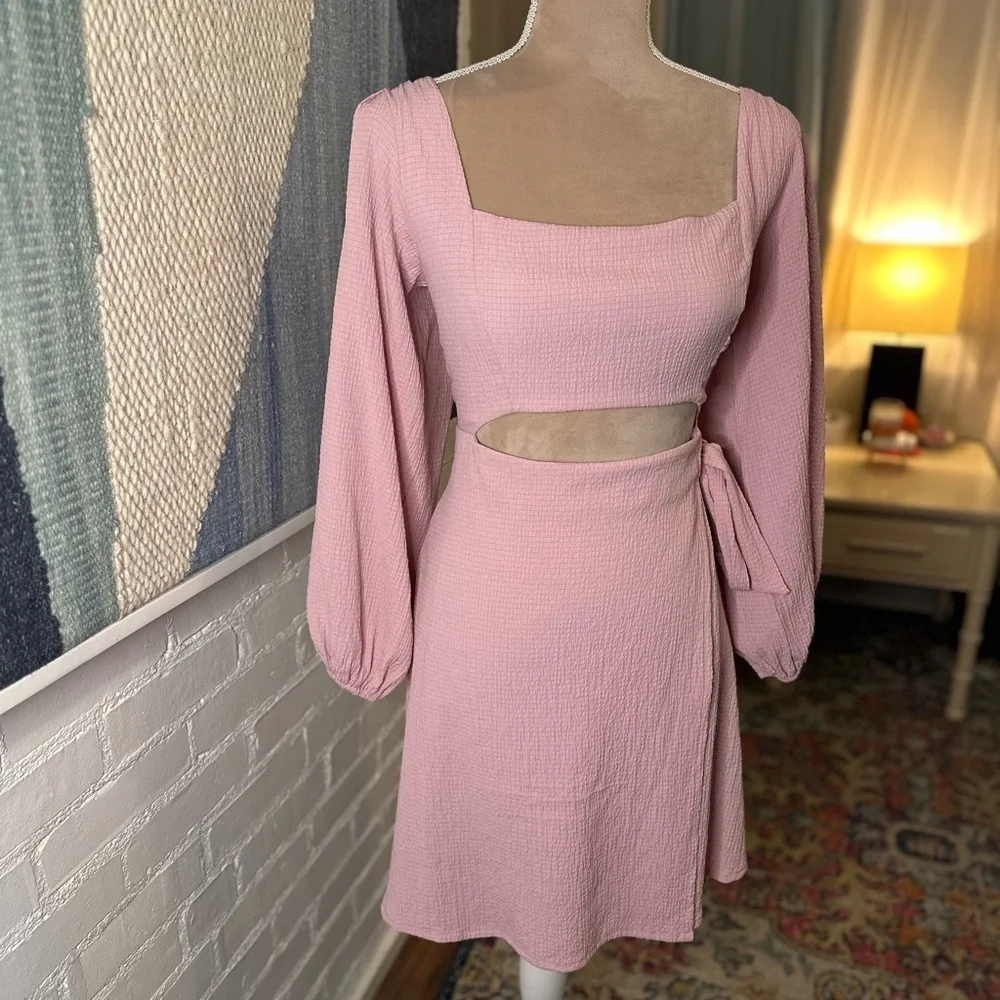 Astr The Label Dusty Pink Balloon Sleeves Cutout Dress - Picture 6 of 14
